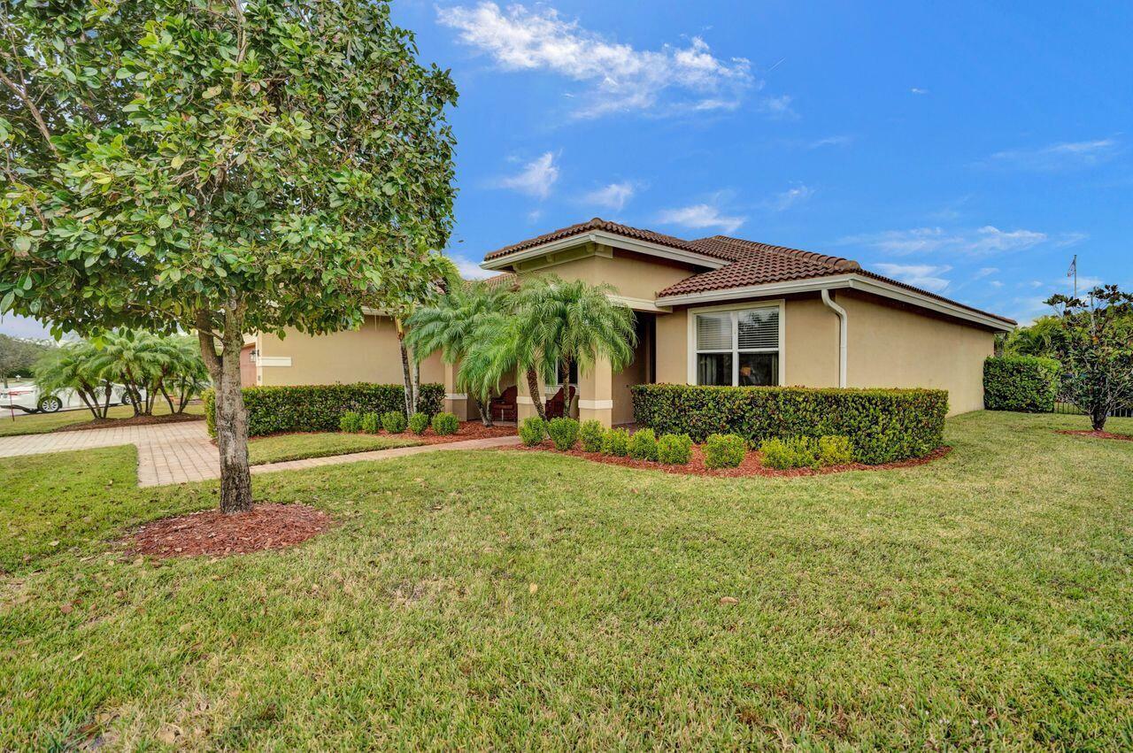 Property Photo:  9393 Silent Oak Circle  FL 33411 