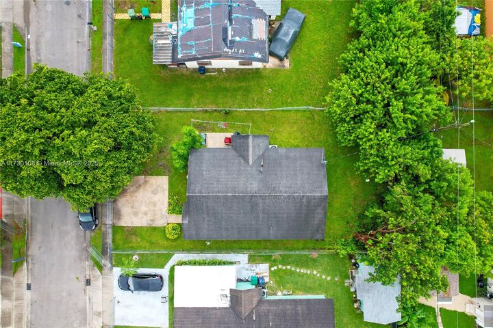 Property Photo: 435 NW 15th St FL 33034