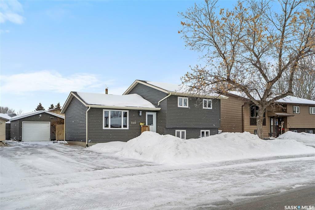 Photo de la propriété:  869 Kingsmere Boulevard  SK S7J 4C4 