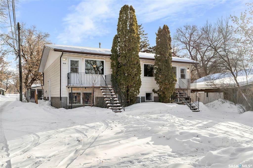 Property Photo:  1032 H Avenue N  SK S7L 2C6 