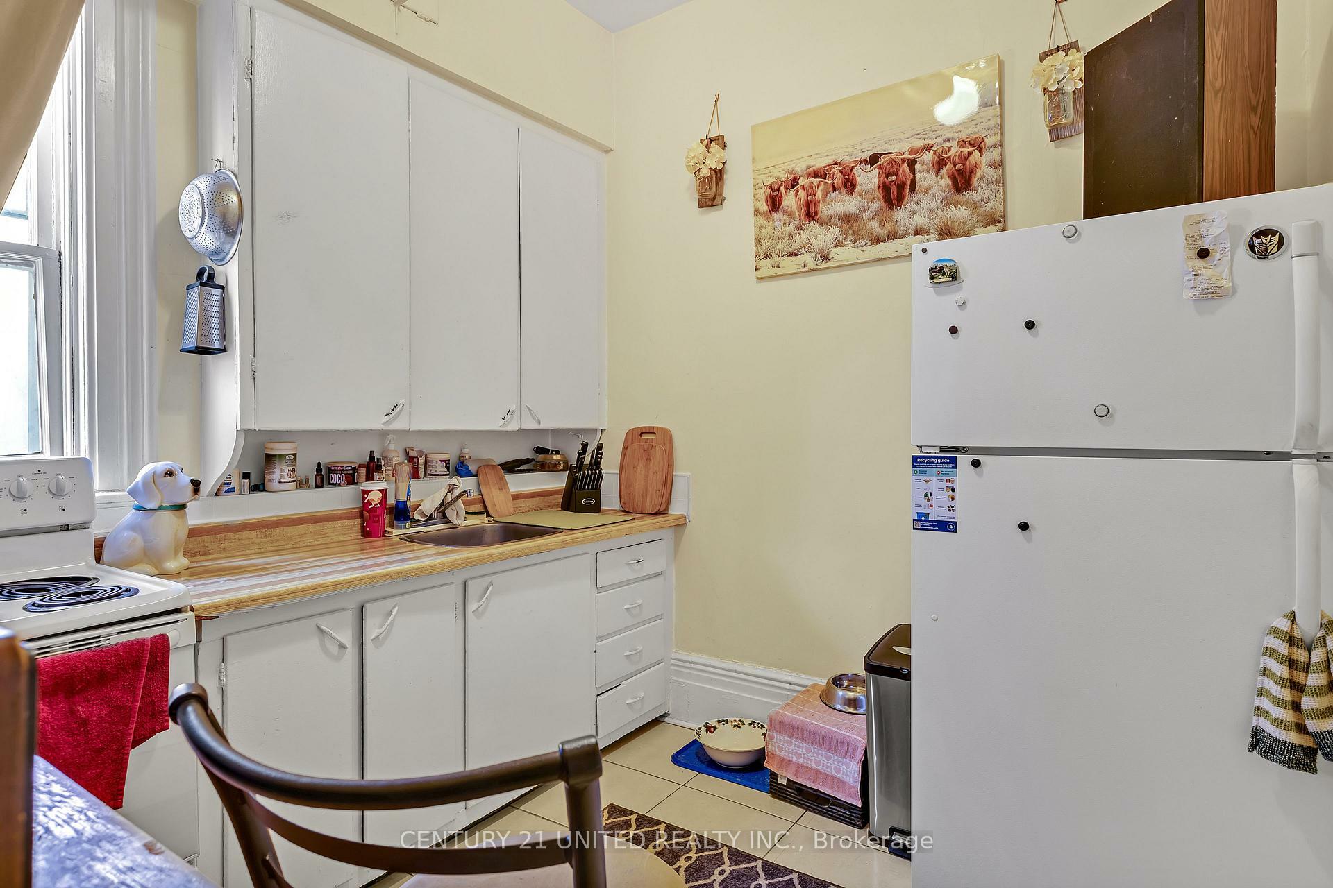 Property Photo: 550 Aylmer Street N ON K9H 3W7
