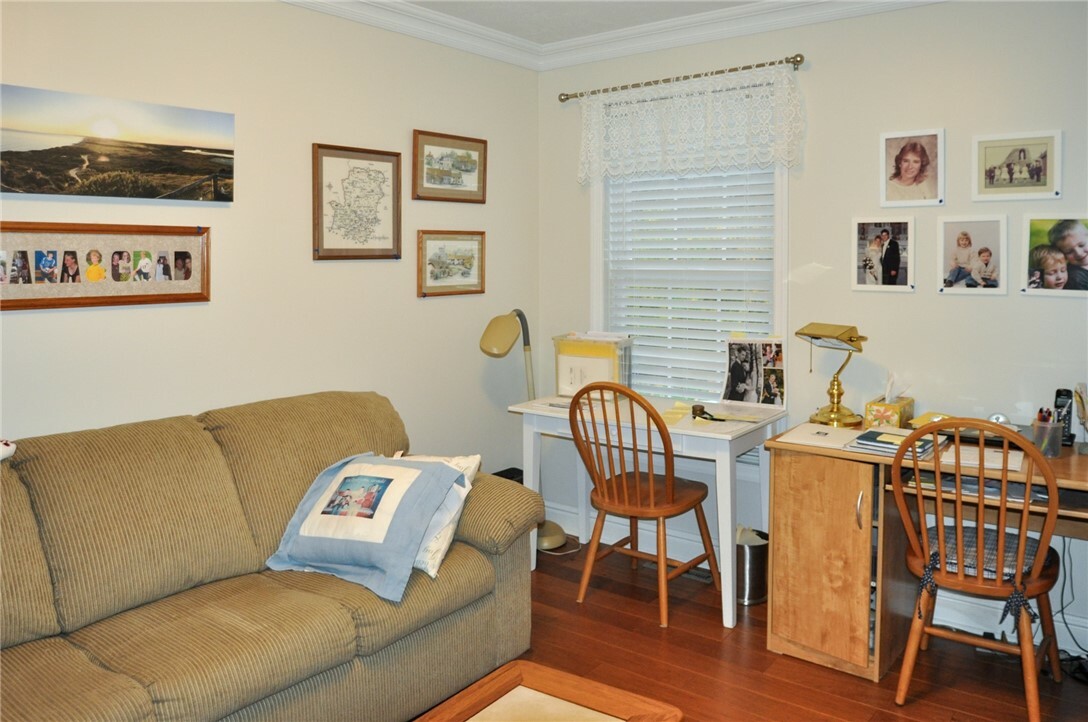 Property Photo:  105 Kilowen Square 105  PA 15601 