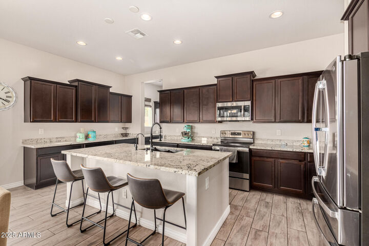 Property Photo: 7210 N 86th Lane AZ 85305