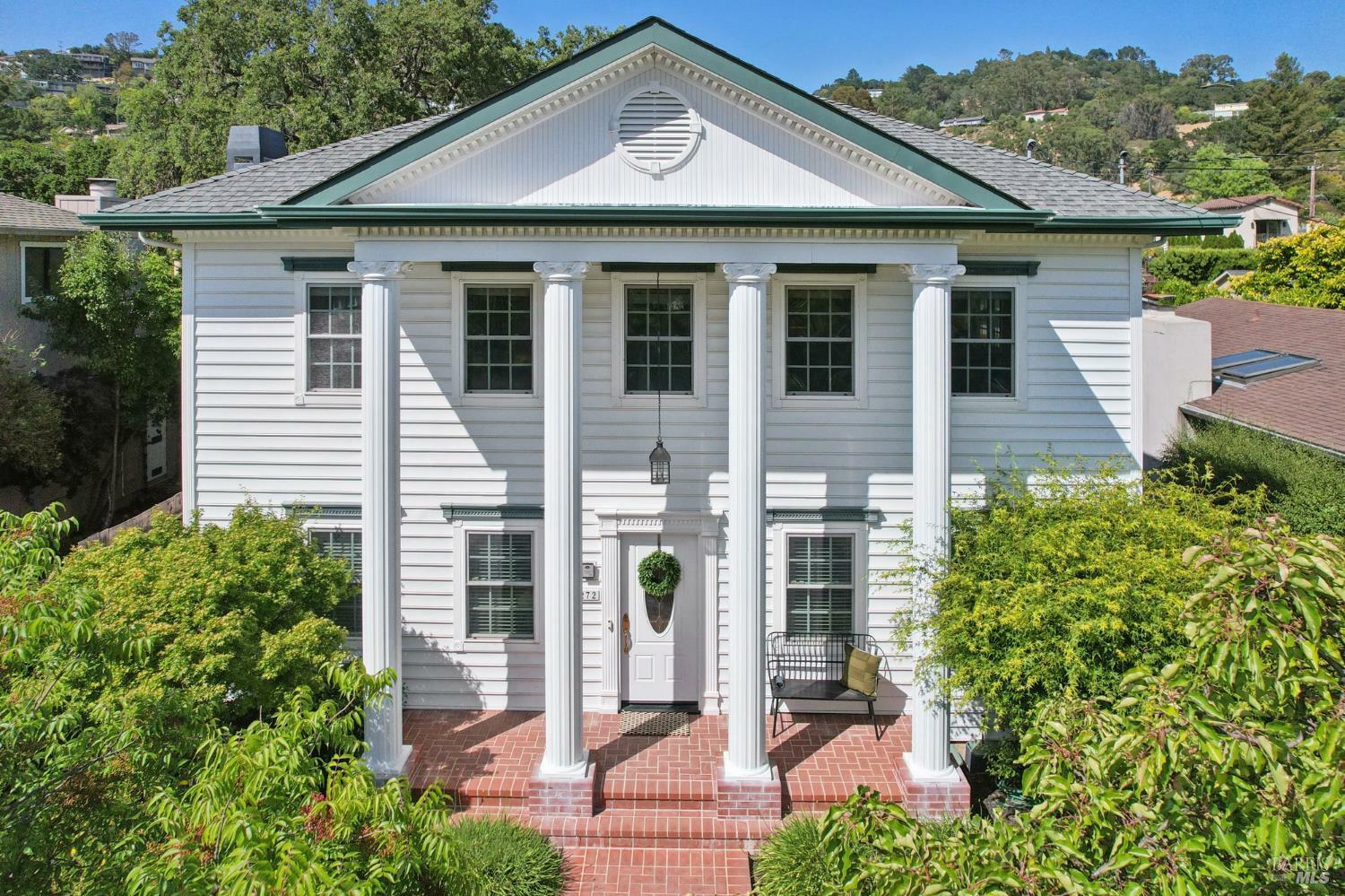 Property Photo:  272 Center Street  CA 94901 
