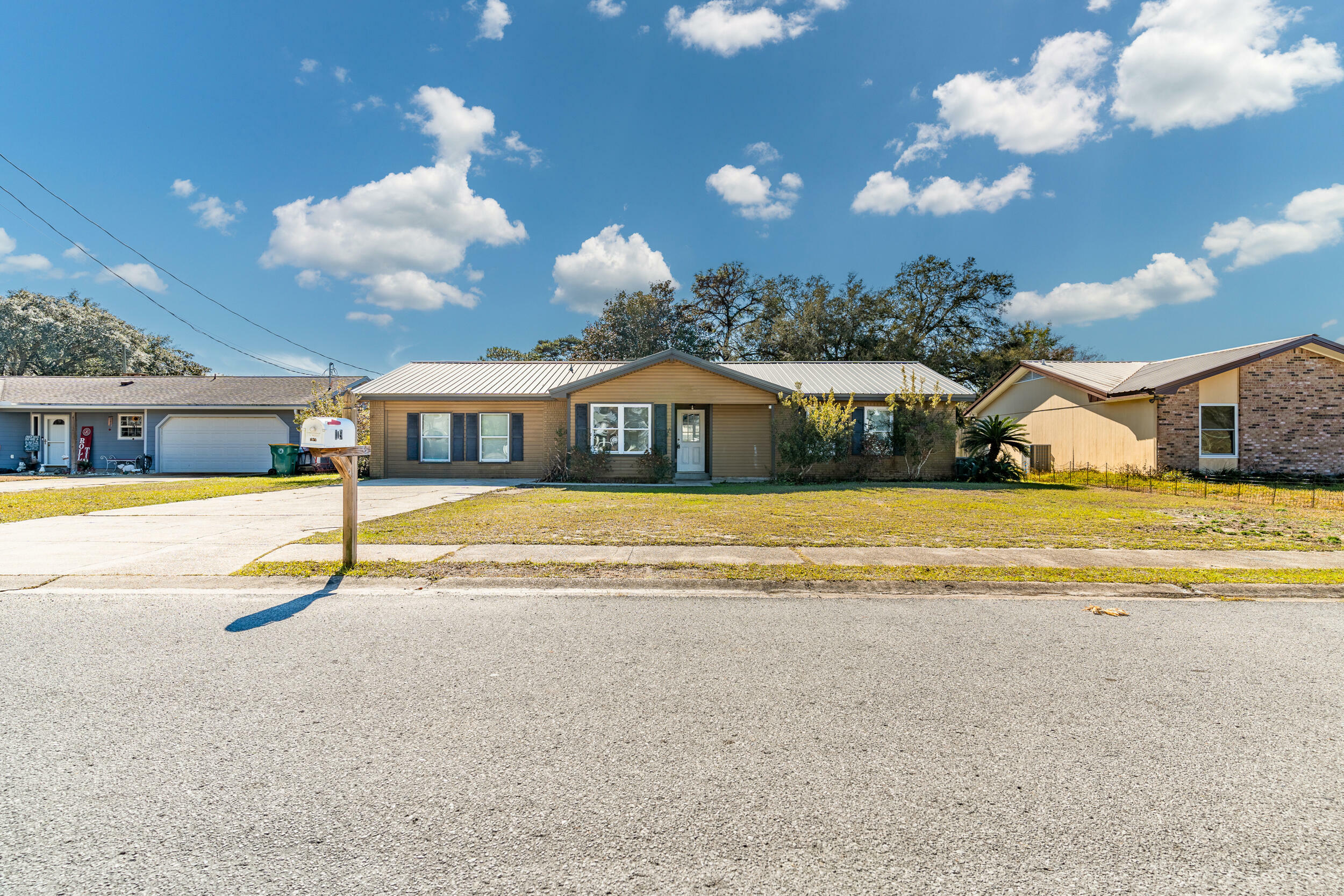 Property Photo:  109 Newcastle Circle  FL 32547 