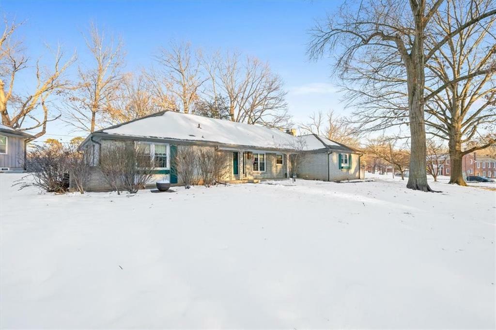 Property Photo:  5245 Reinhardt Drive  KS 66205 