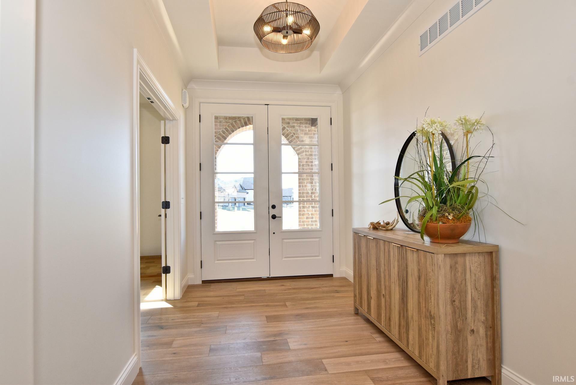 Property Photo: 2102 Chadwick Drive IN 47630
