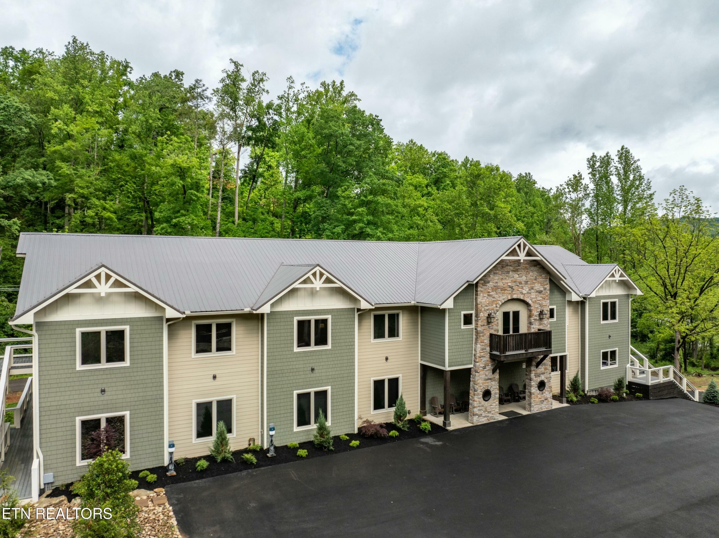 Property Photo: 281 Loop Rd TN 37738