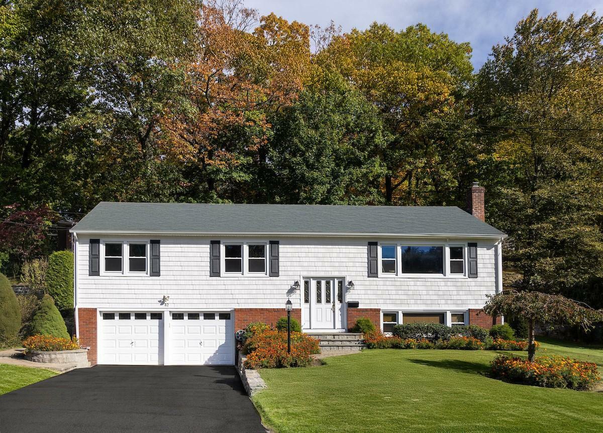 Property Photo:  82 Briary Road  NY 10522 