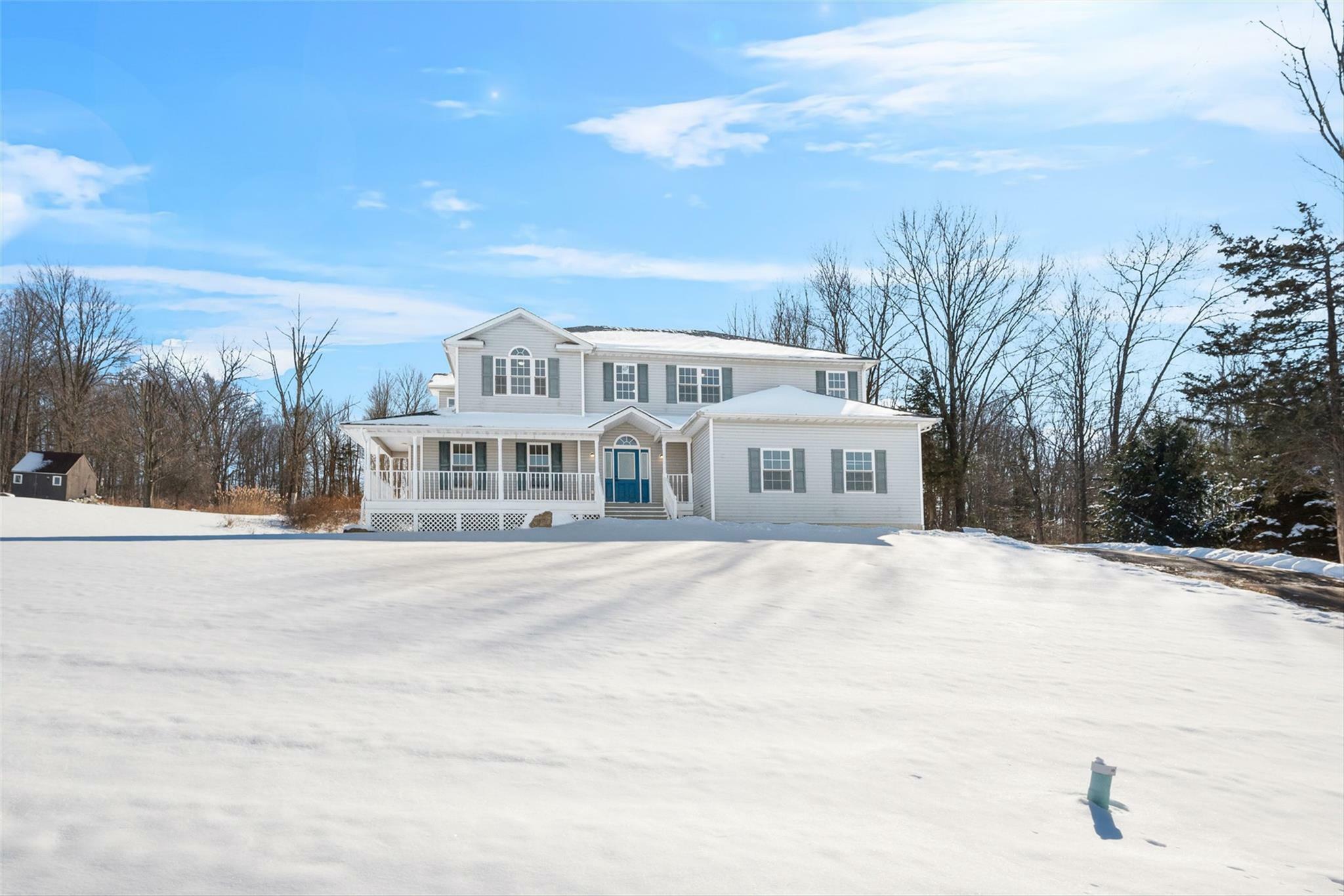 Property Photo:  8 Country Woods Drive  NY 10918 