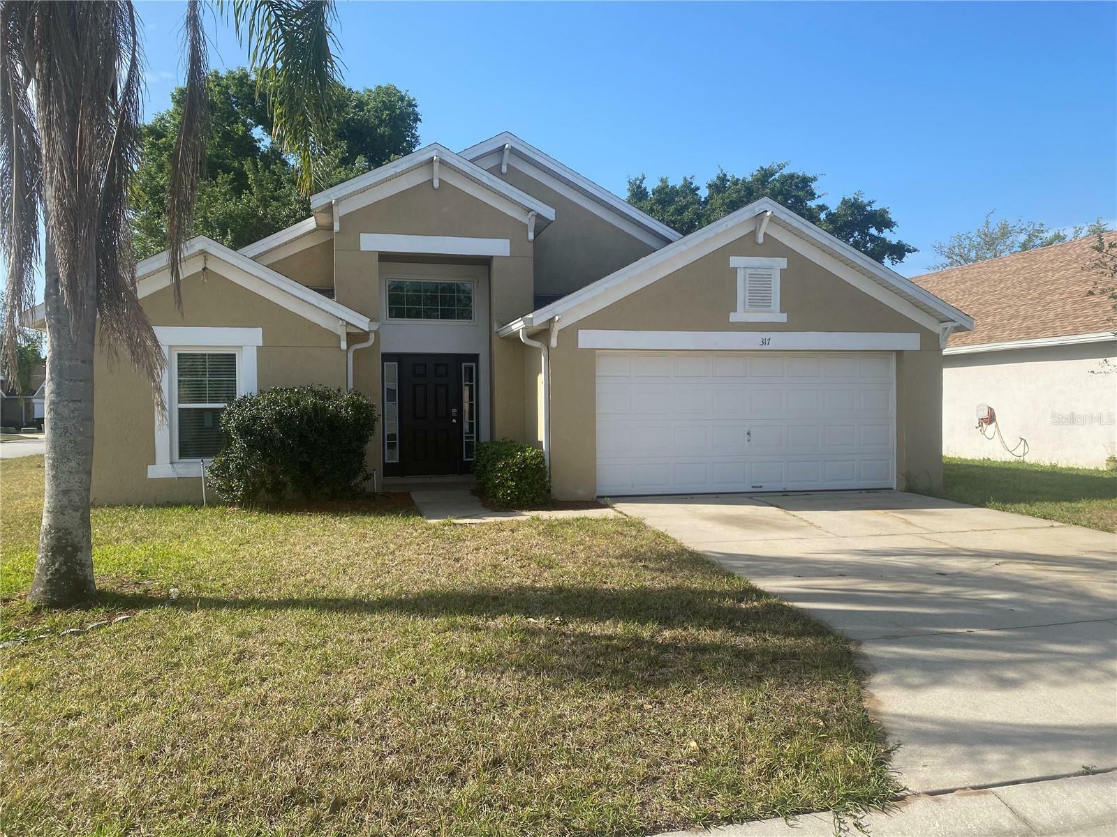 Property Photo:  317 Silver Palms Circle  FL 33837 