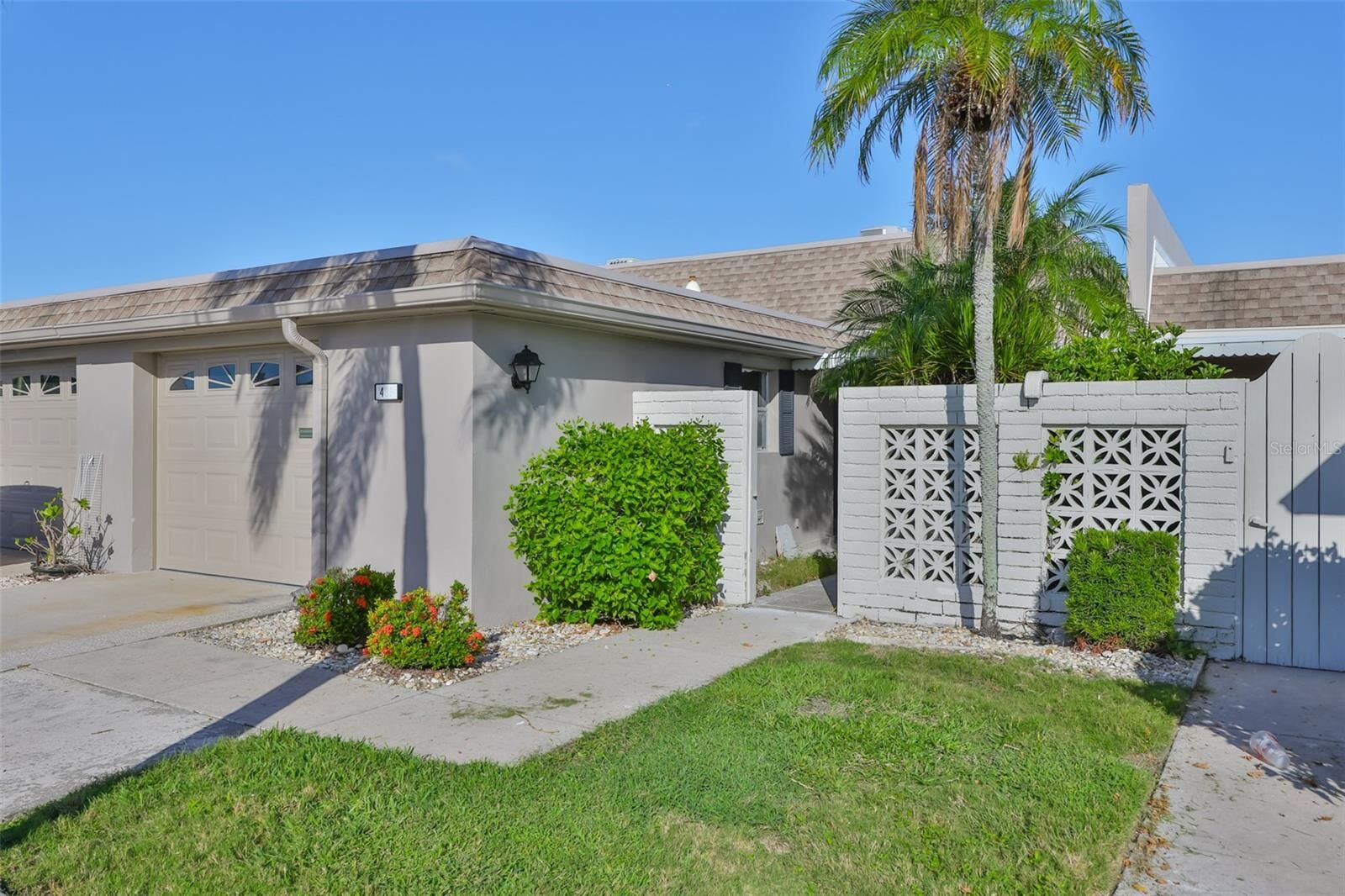 Property Photo:  439 Boca Ciega Point Boulevard N  FL 33708 