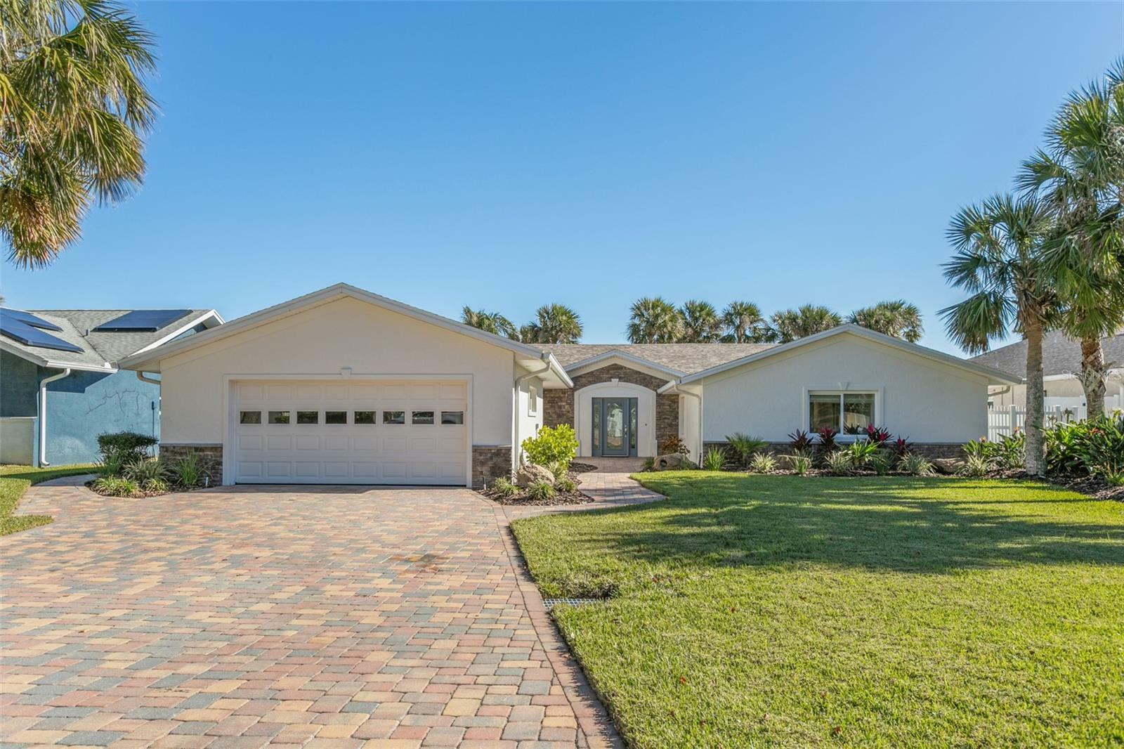 Property Photo:  1000 Lambert Avenue  FL 32136 