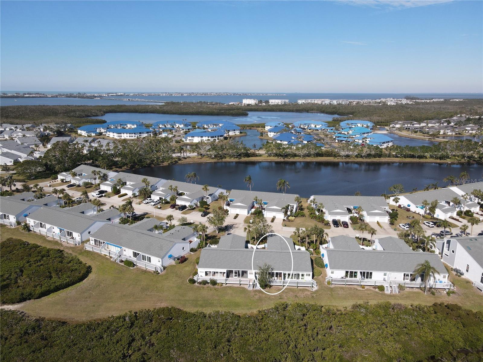 Property Photo: 919 Waterside Lane FL 34209
