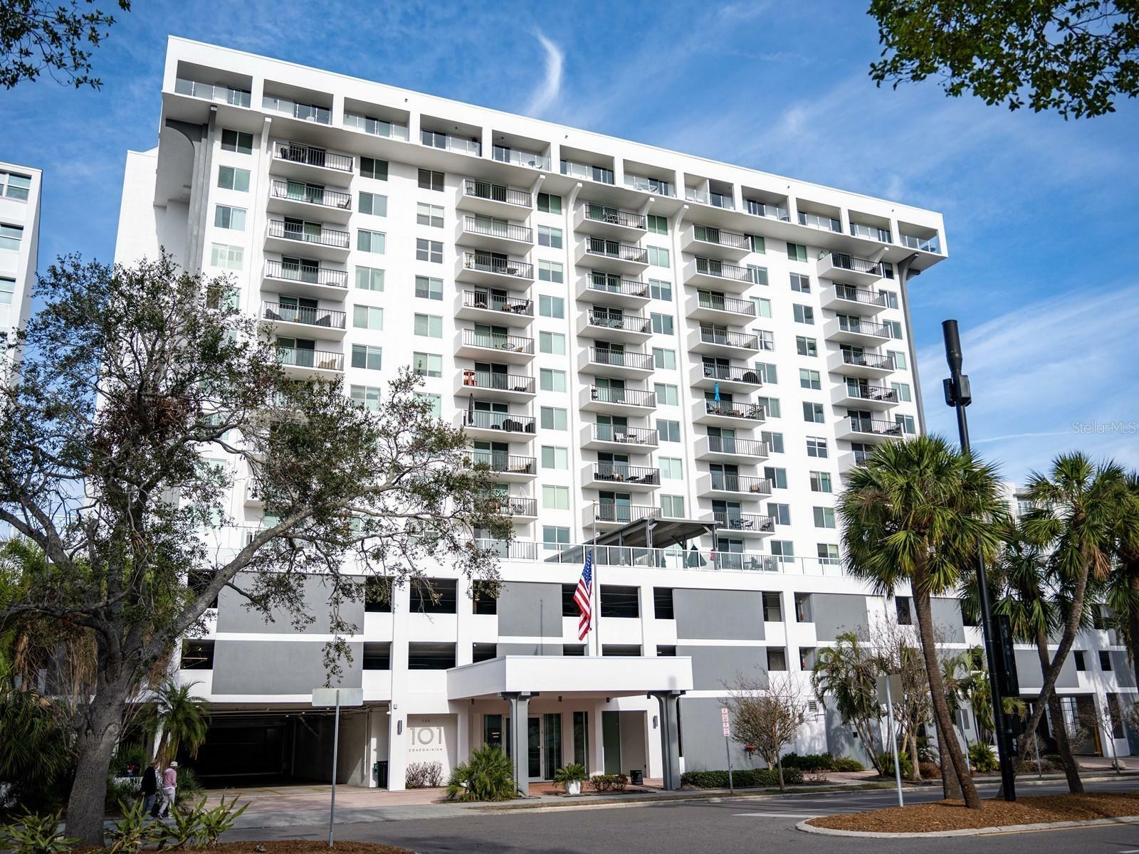 Property Photo: 101 S Gulfstream Avenue 10E FL 34236