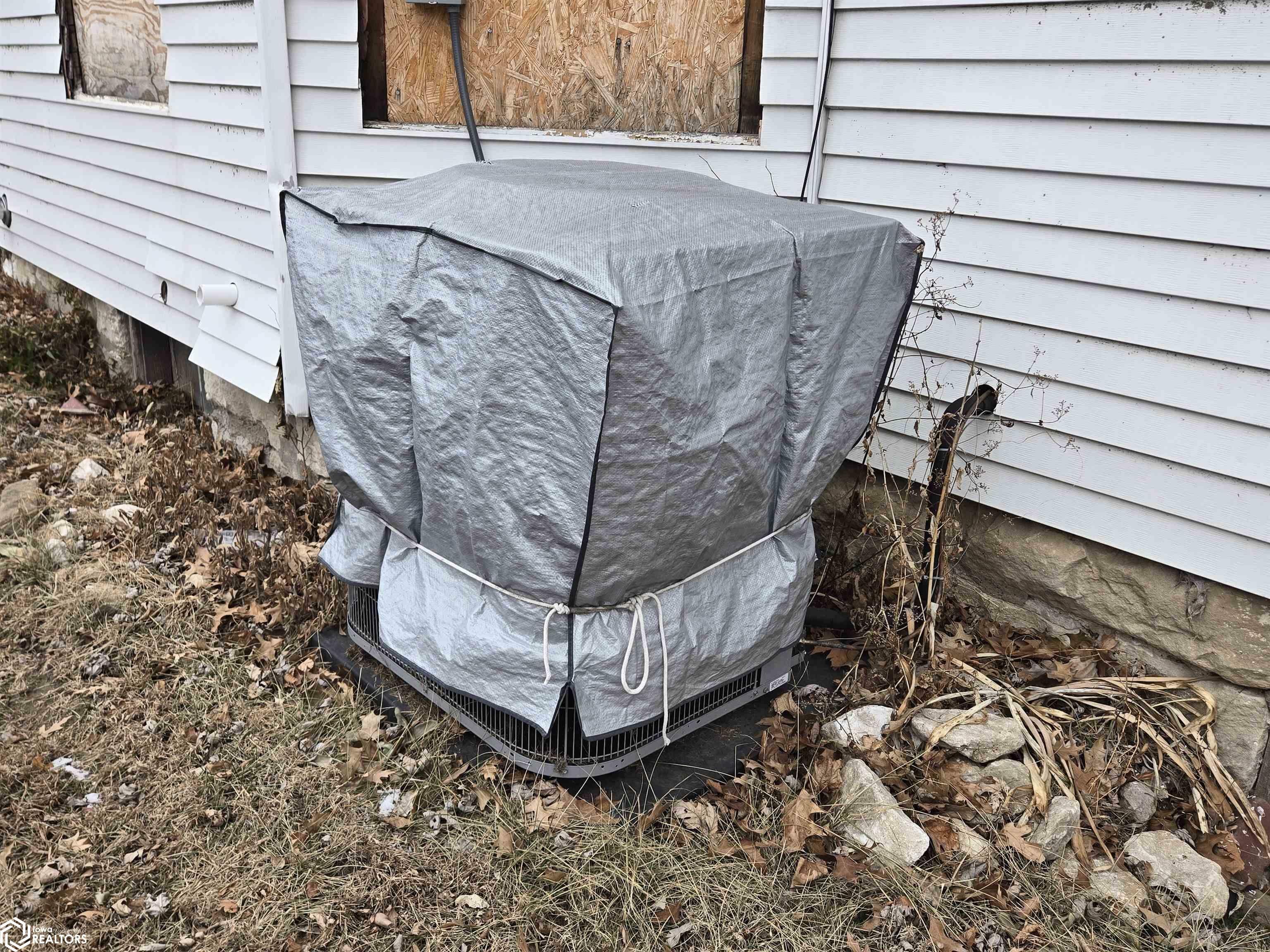 Property Photo: 901 S 8th Street IA 52601