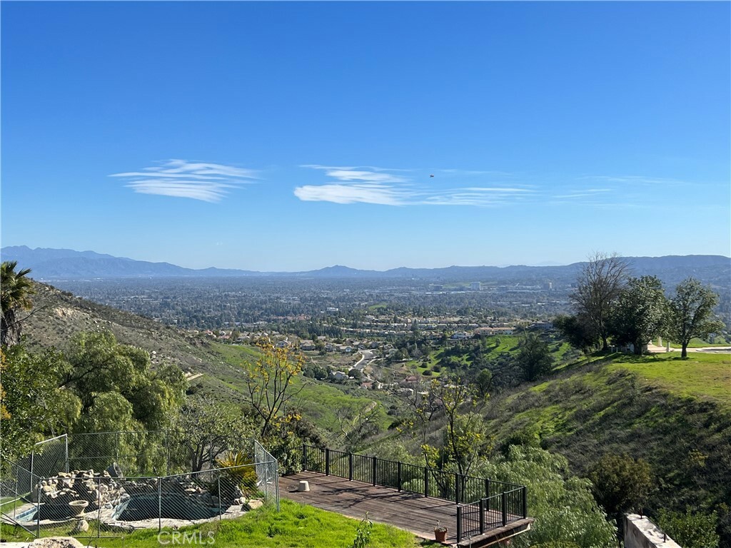 Property Photo:  150 Dapplegray Road  CA 91307 