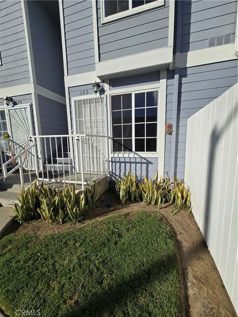 Property Photo:  1249 W 223rd Street 105  CA 90502 