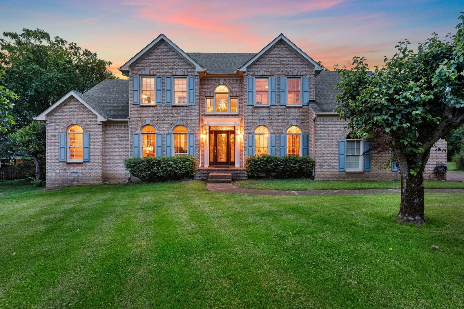 Property Photo:  1817 Clinch Pl  TN 37138 