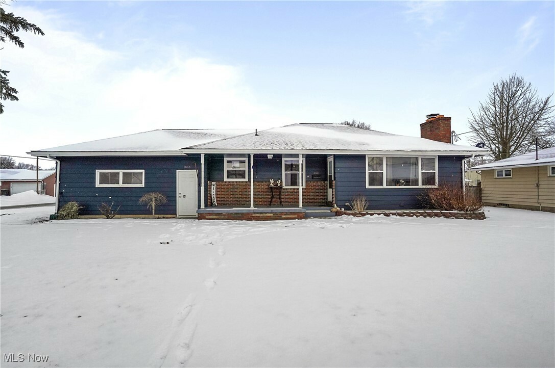 Property Photo: 1810 Sequoya Drive OH 44514