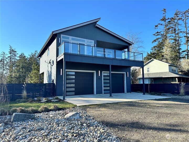 Property Photo: 733 N Bay Avenue SE WA 98569