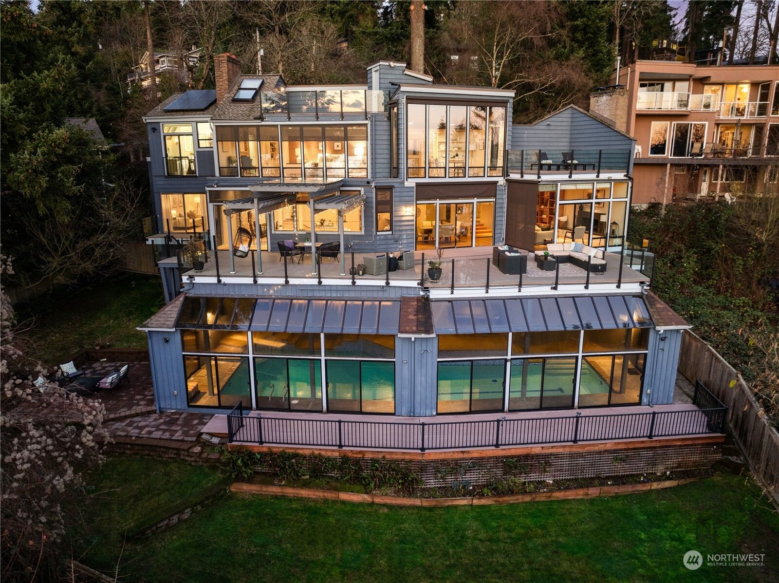 Property Photo:  3809 W Mercer Way  WA 98040 