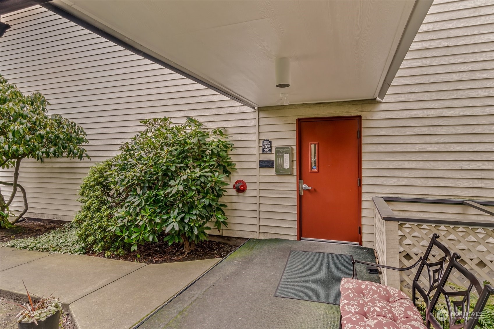 Property Photo:  8516  196th Street SW 116  WA 98026 