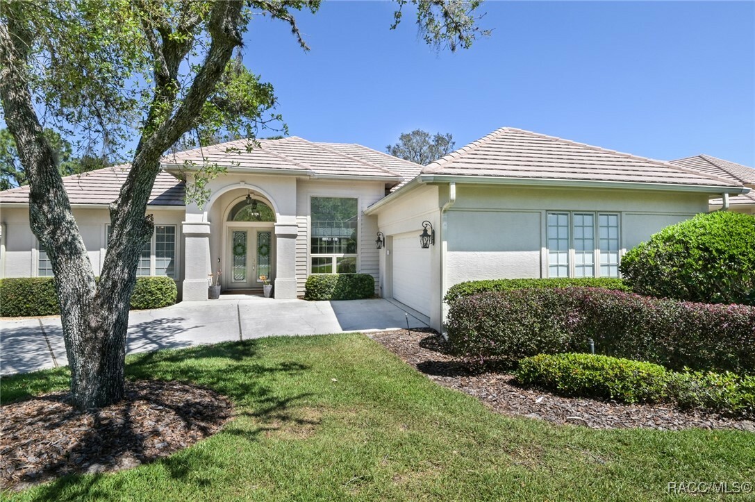 Property Photo:  3077 N Caves Valley Path  FL 34461 