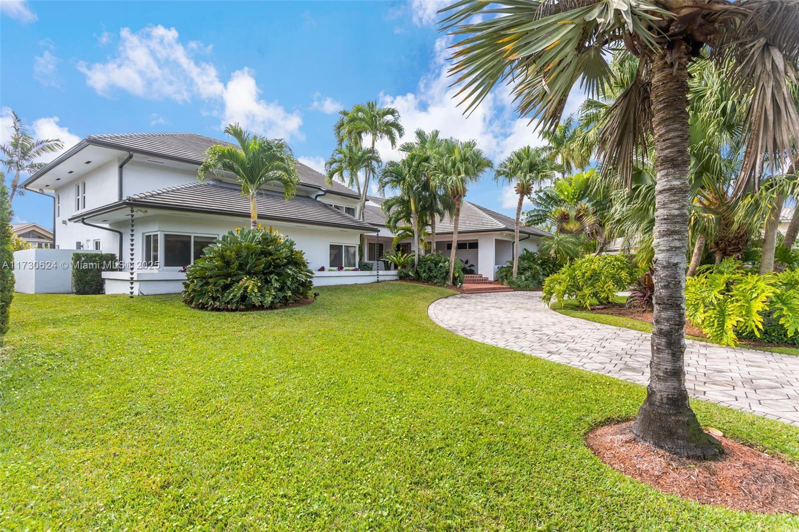 Property Photo: 9260 SW 101 St FL 33176