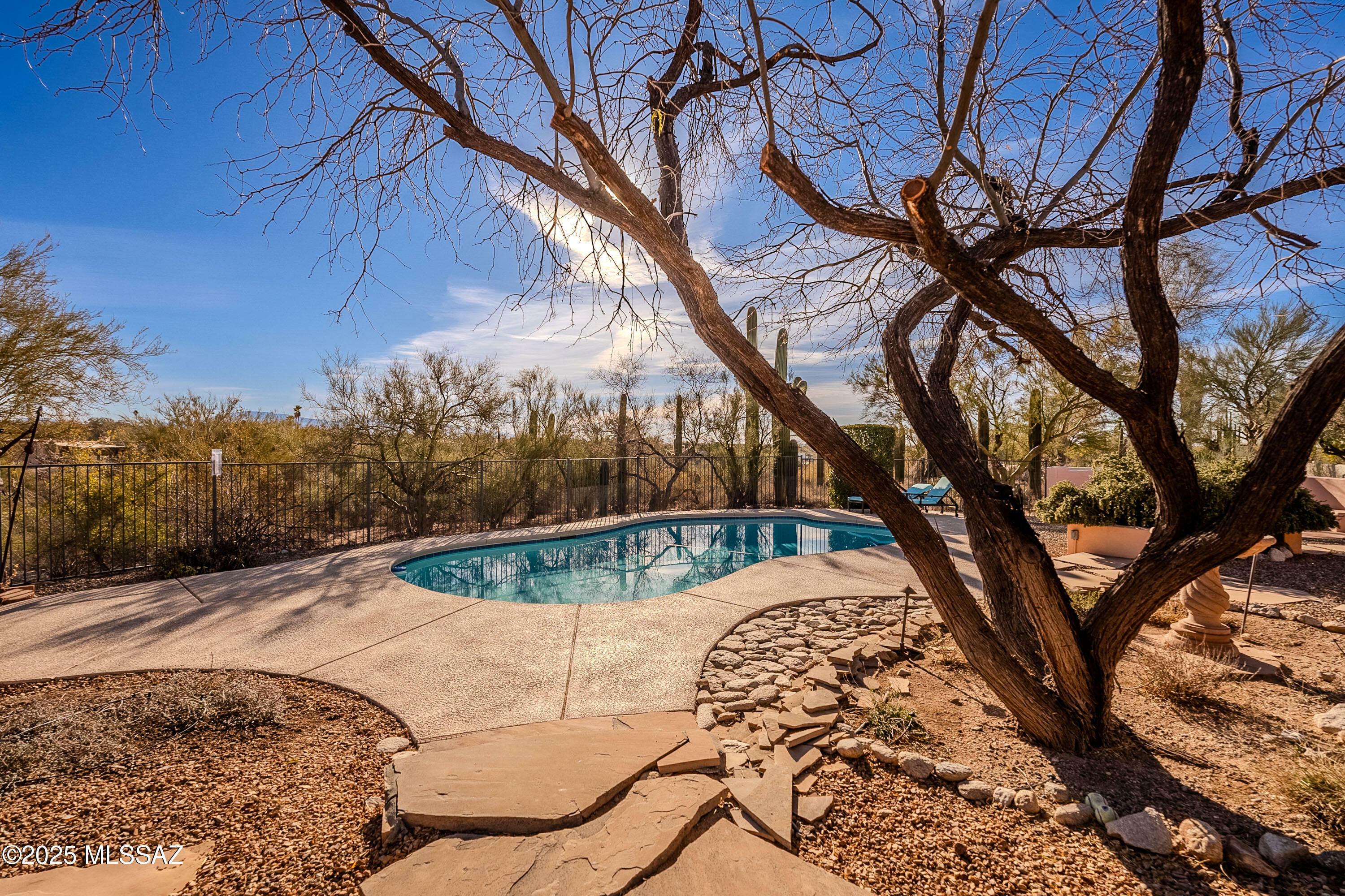 Property Photo:  5140 N Via Condesa  AZ 85718 