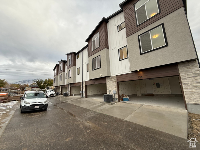 Property Photo: 137 E Abbeville Ct UT 84070