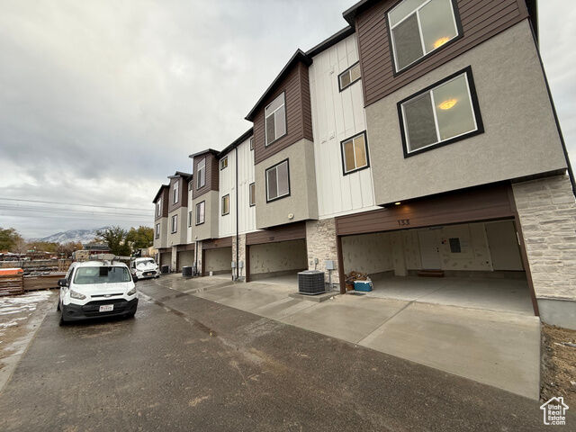 Property Photo: 139 E Abbeville Ct UT 84070