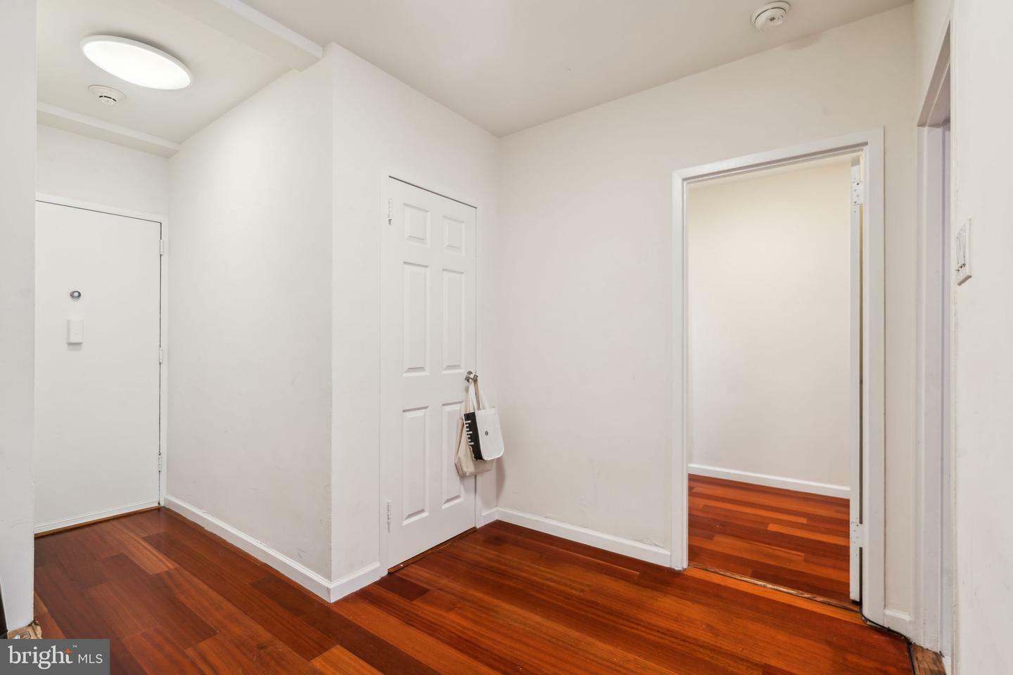 Property Photo:  220 W Rittenhouse Square 10D  PA 19103 