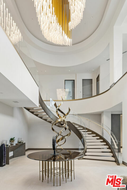 Property Photo:  616 N Beverly Dr  CA 90210 