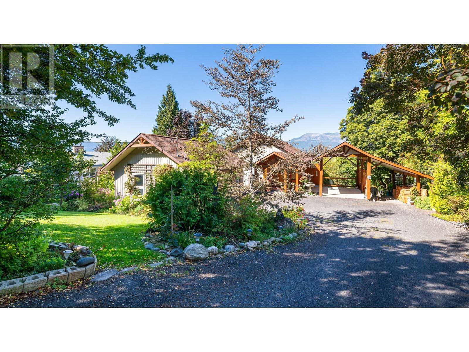 Property Photo: 4365 Highway 3A Highway BC V0B 1N1