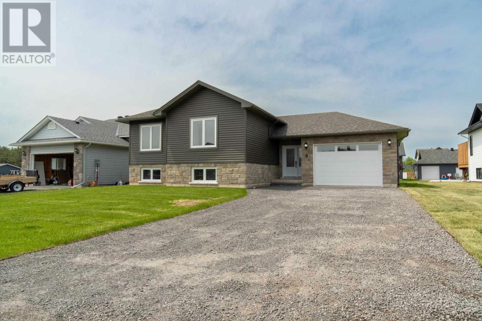 Property Photo:  8 Noah Dr  ON P6C 6E6 