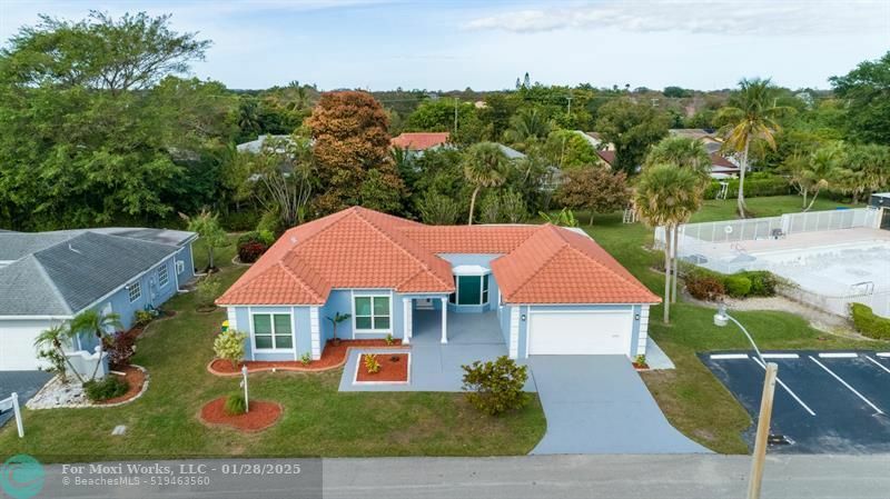 Property Photo:  4601 Queen Palm Ln  FL 33319 