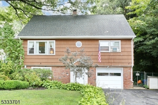 Property Photo:  65 Oakwood Dr  NJ 07456 