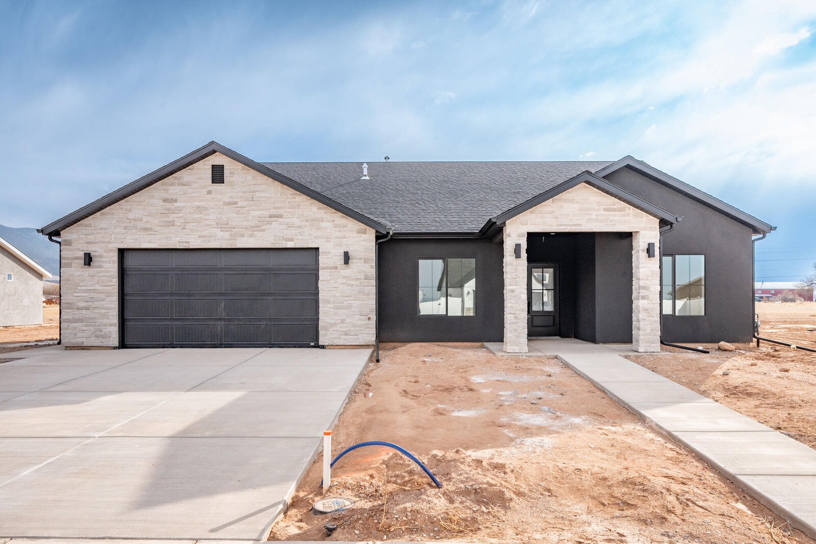 Property Photo:  878 E Winchester Dr  UT 84721