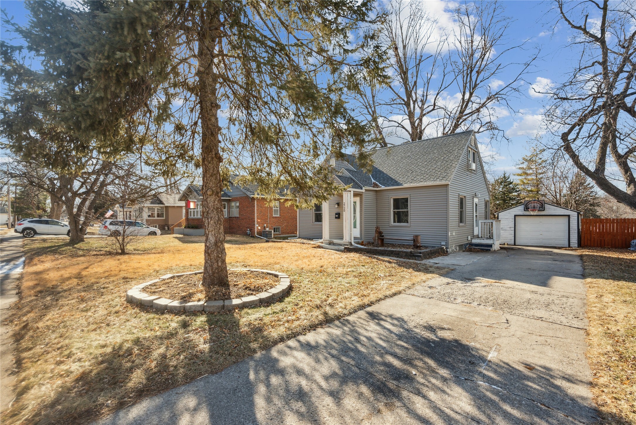 Property Photo:  2720 61st Street  IA 50322 