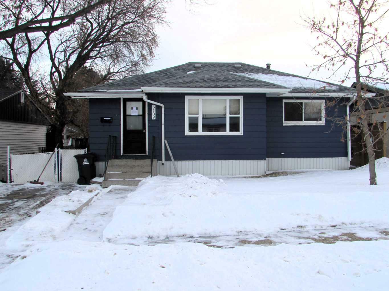 Property Photo:  5209 Waghorn Street  AB T0M 0J0 