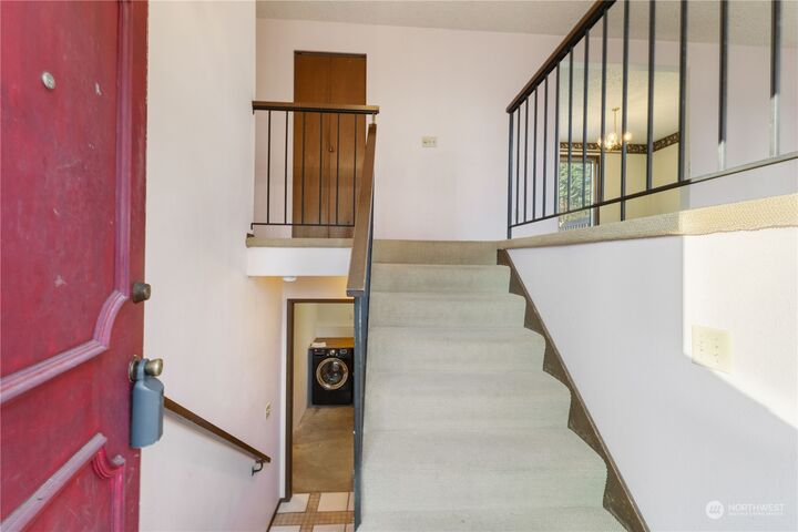 Property Photo: 25209 45th Avenue S WA 98032