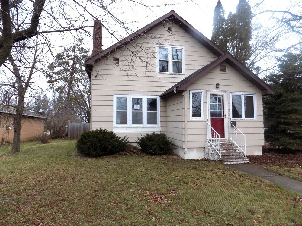 Property Photo:  505 Menasha Avenue E  WI 54848 