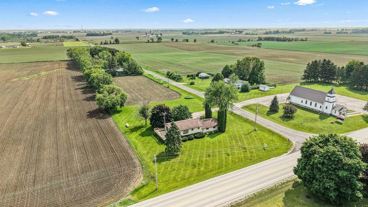 Property Photo: N12086 North Parish Road WI 53946