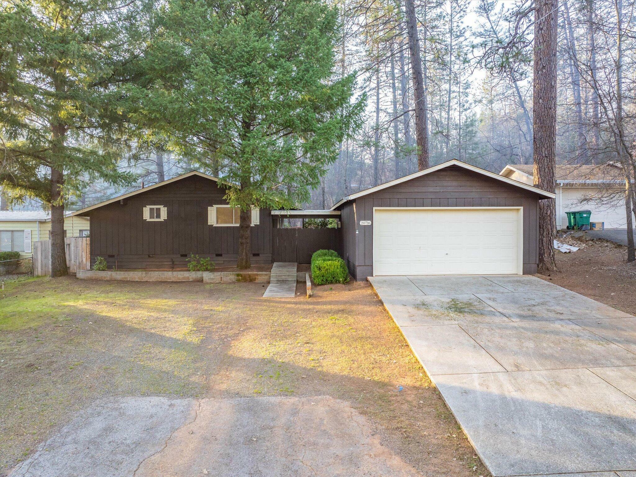 Property Photo:  20716 Mammoth Drive  CA 96051 