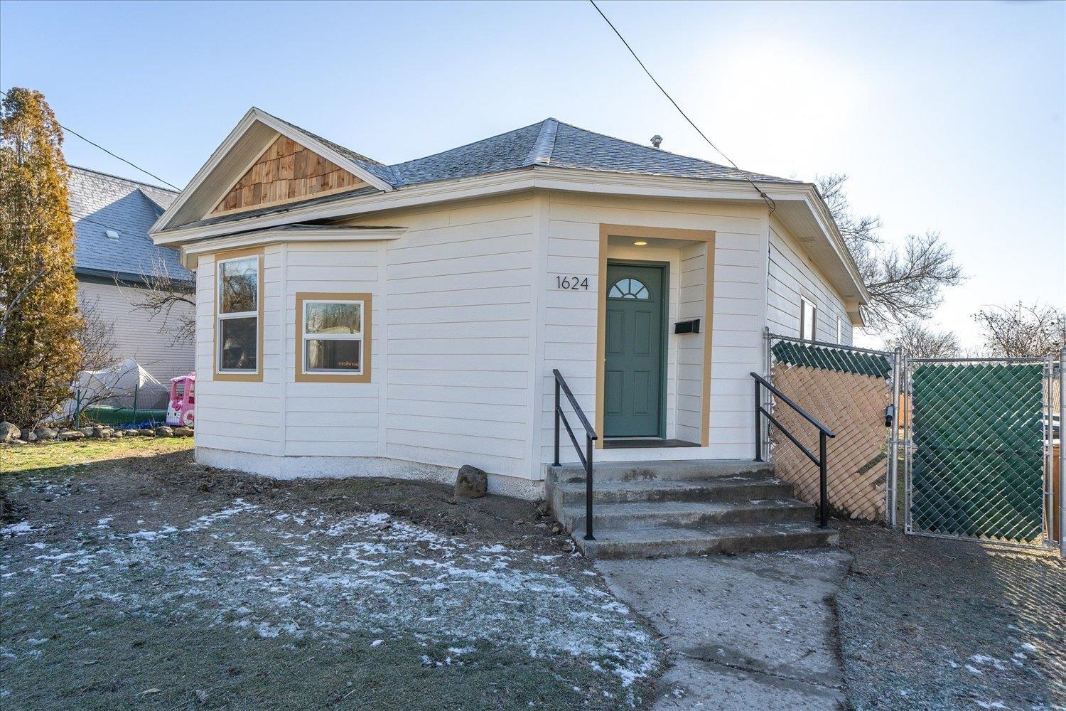 1624 E Garland Ave  Spokane WA 99207 photo