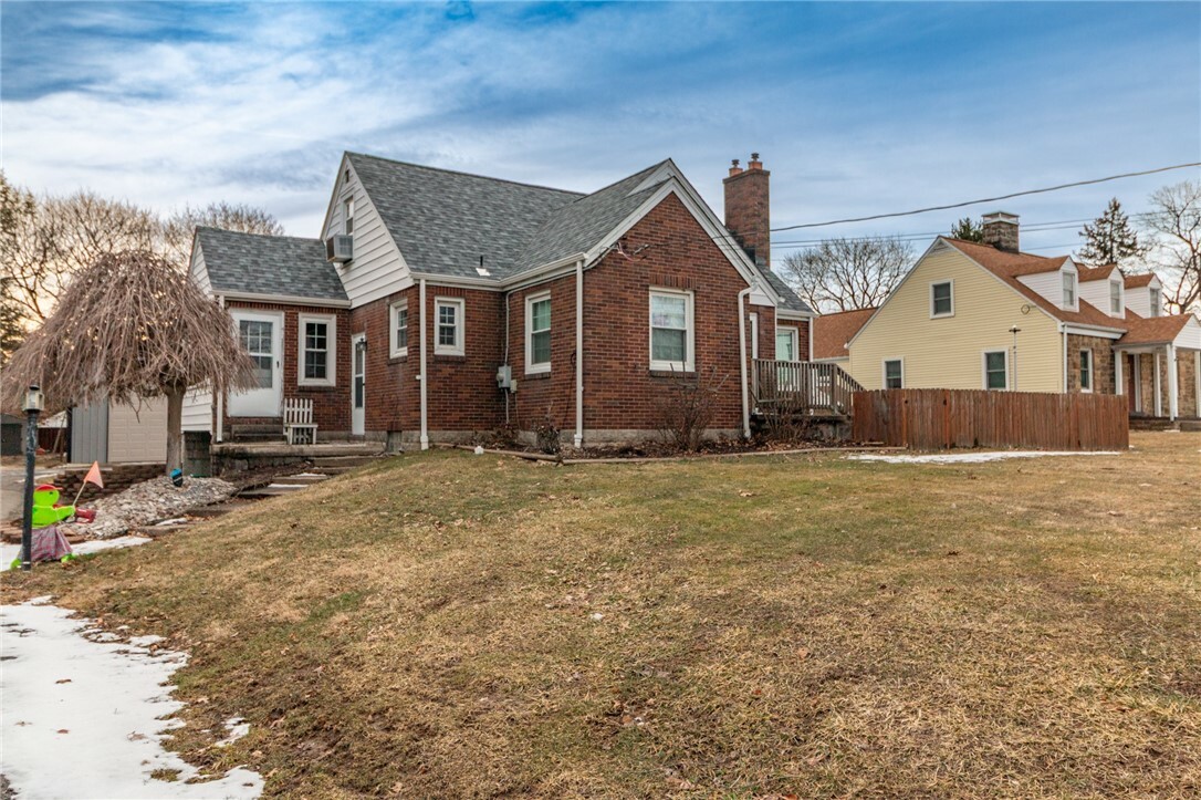 Property Photo: 1408 N Main St Ext PA 16001