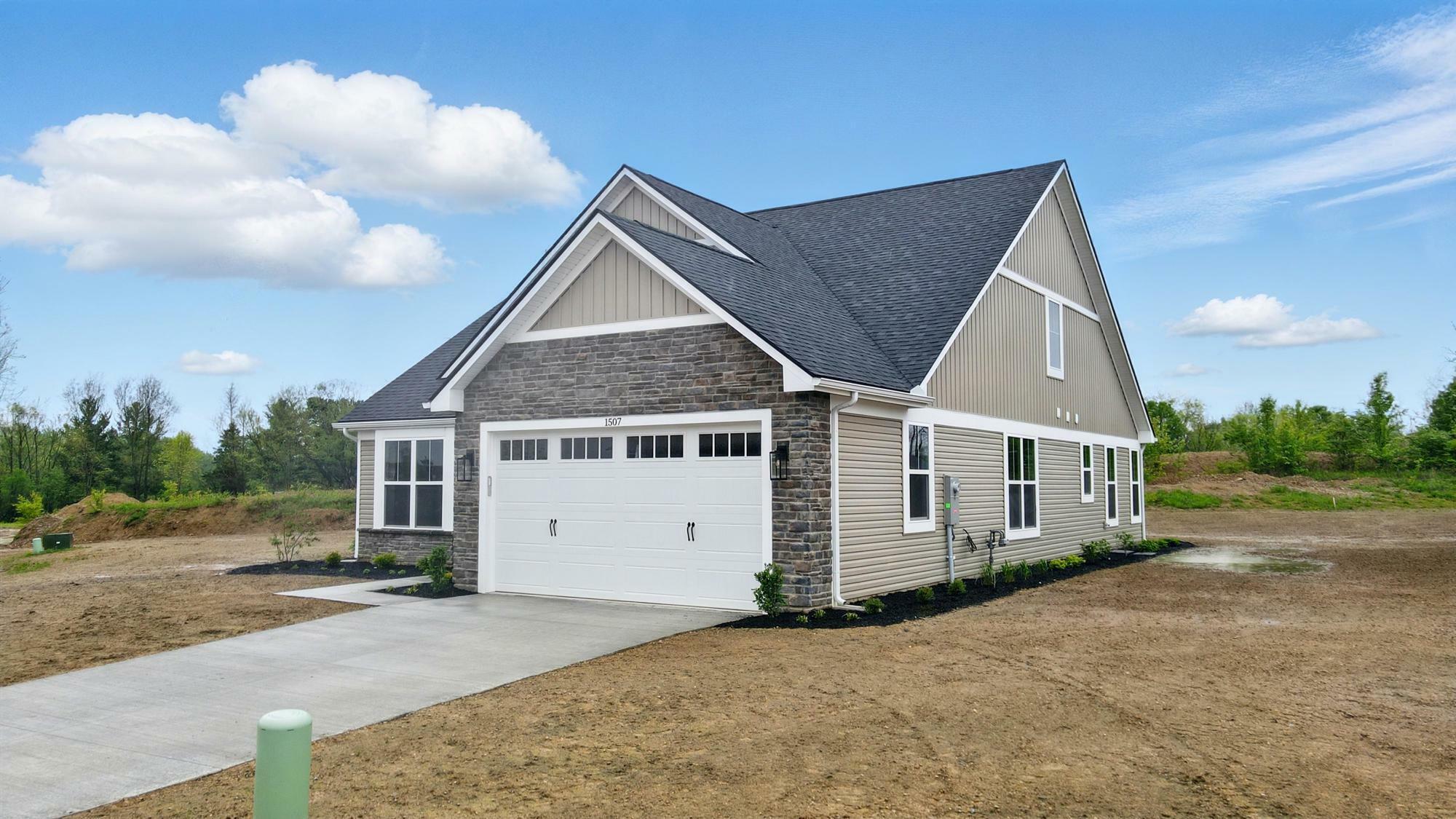 Property Photo: 1507 Kingsgate Road OH 45502