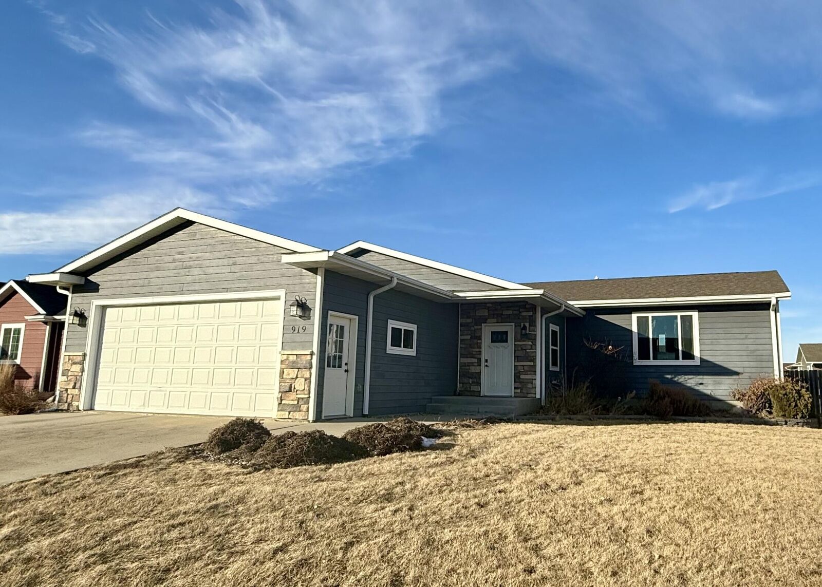 Property Photo: 919 NE 28th Ave SD 57401