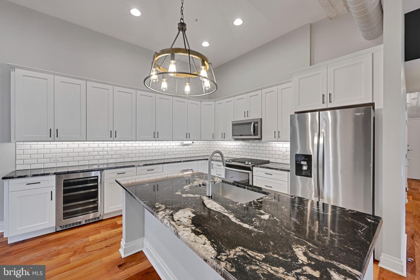 41 W Lemon Street 501  Lancaster PA 17603 photo
